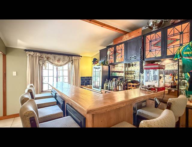 5 BEDROOM FREESTANDING FOR SALE IN SHORTENS COUNTRY ESTATE